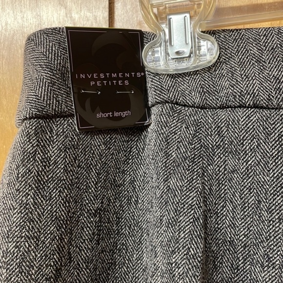 Investments Petite Straight Leg Short Pants (NWT) - Picture 5 of 8